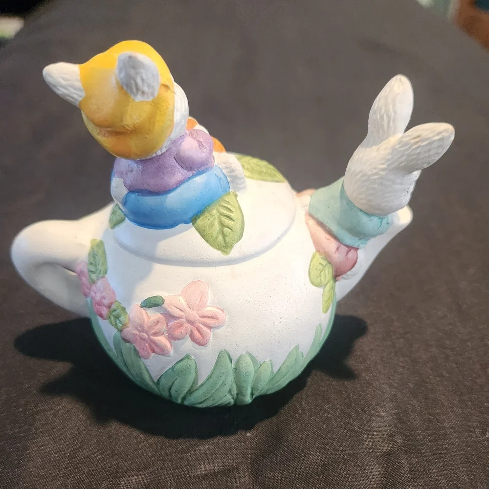 Bunny Rabbit Teapot. - Picture 3 of 5